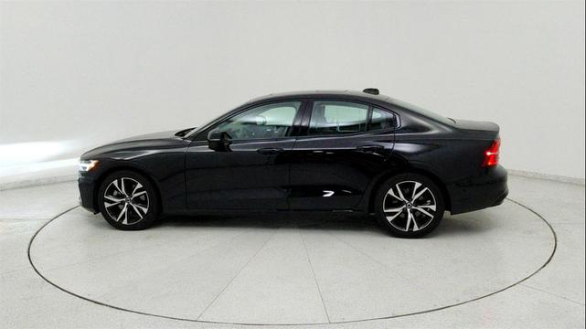 Photo of 2024 Onyx Black Metallic Volvo S60