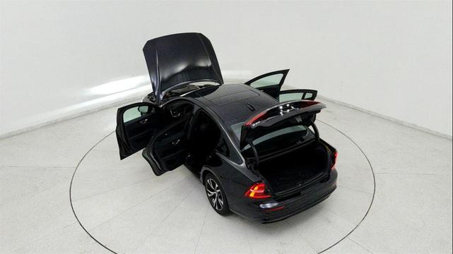 Photo of 2024 Onyx Black Metallic Volvo S60