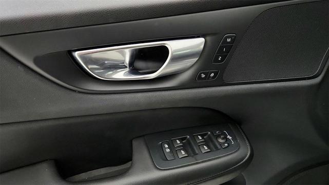 Photo of 2024 Onyx Black Metallic Volvo S60
