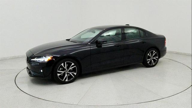 Photo of 2024 Onyx Black Metallic Volvo S60