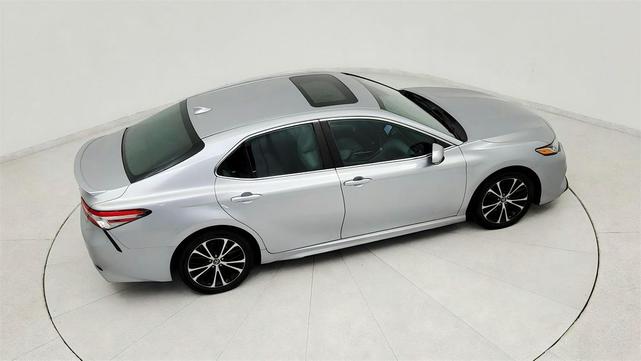 Photo of 2019 Celestial Silver Metallic Toyota Camry