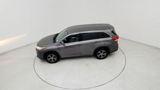 Photo of 2017 Predawn Gray Mica Toyota Highlander