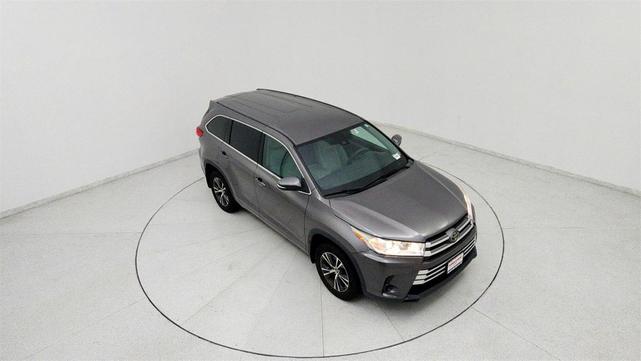 Photo of 2017 Predawn Gray Mica Toyota Highlander
