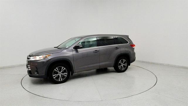 Photo of 2017 Predawn Gray Mica Toyota Highlander