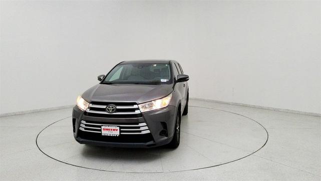 Photo of 2017 Predawn Gray Mica Toyota Highlander