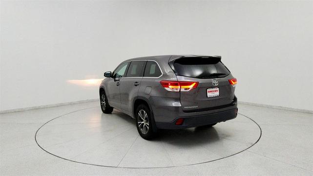 Photo of 2017 Predawn Gray Mica Toyota Highlander