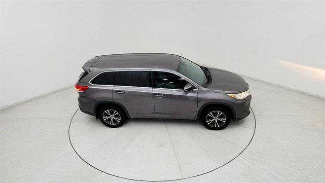 Photo of 2017 Predawn Gray Mica Toyota Highlander