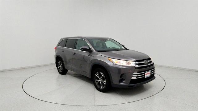 Photo of 2017 Predawn Gray Mica Toyota Highlander