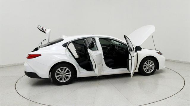 Photo of 2025 Ice Toyota Camry