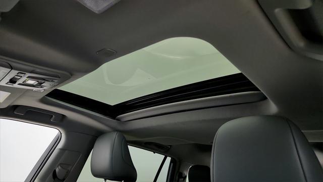Photo of 2023 Celestial Silver Metallic Toyota Highlander