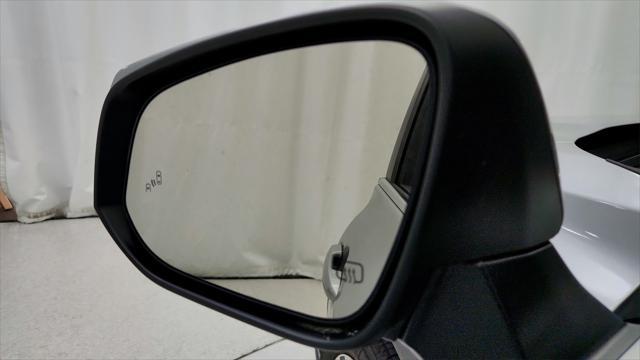 Photo of 2023 Celestial Silver Metallic Toyota Highlander