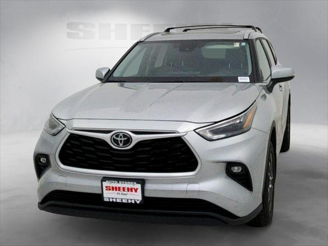 Photo of 2023 Celestial Silver Metallic Toyota Highlander