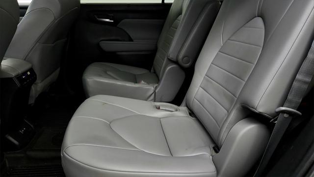 Photo of 2023 Celestial Silver Metallic Toyota Highlander