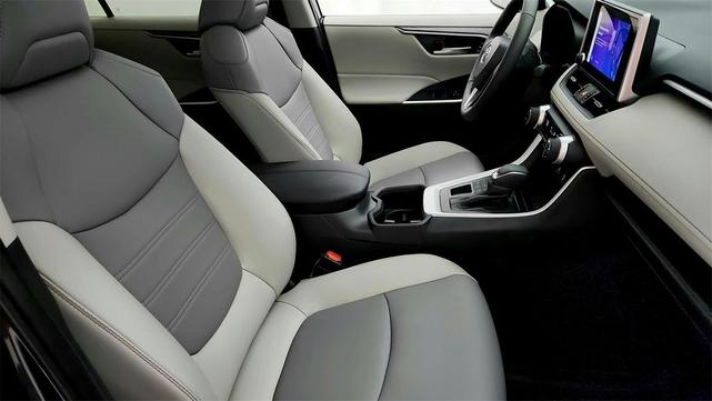 Photo of 2025 Magnetic Gray Metallic Toyota RAV4