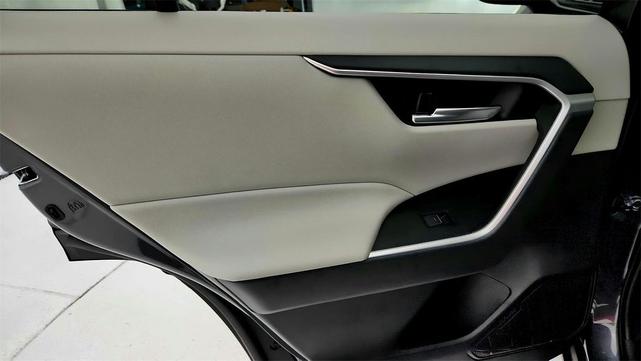 Photo of 2025 Magnetic Gray Metallic Toyota RAV4