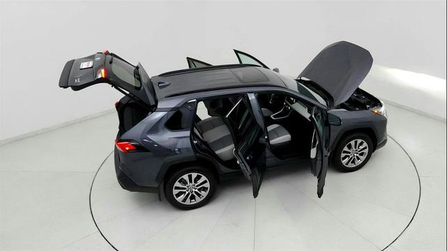 Photo of 2025 Magnetic Gray Metallic Toyota RAV4