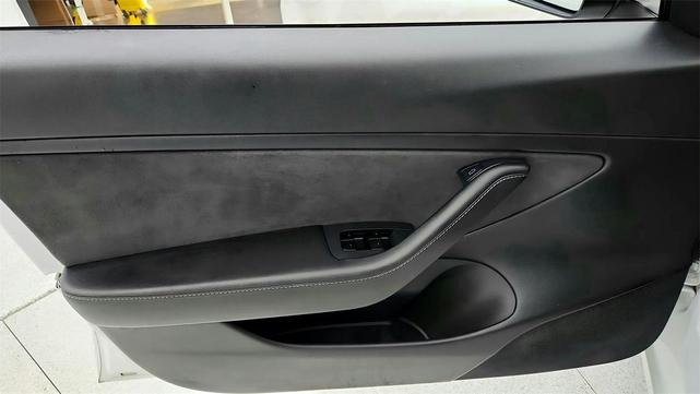 Photo of 2021 Pearl White Multi-Coat Tesla Model 3