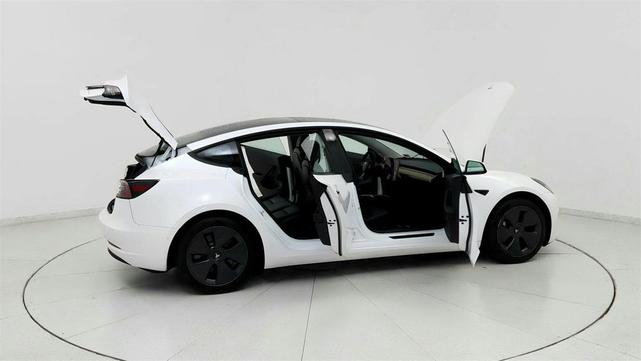 Photo of 2021 Pearl White Multi-Coat Tesla Model 3