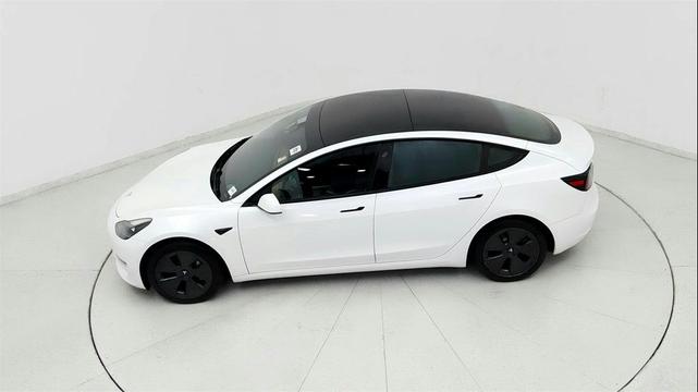 Photo of 2021 Pearl White Multi-Coat Tesla Model 3