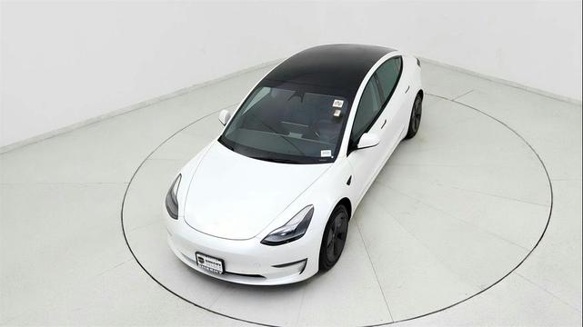 Photo of 2021 Pearl White Multi-Coat Tesla Model 3