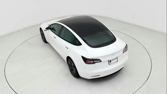 Photo of 2021 Pearl White Multi-Coat Tesla Model 3