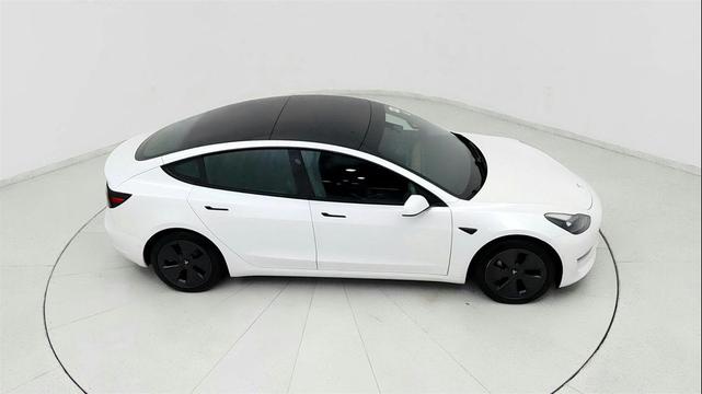 Photo of 2021 Pearl White Multi-Coat Tesla Model 3