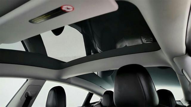 Photo of 2021 Pearl White Multi-Coat Tesla Model 3