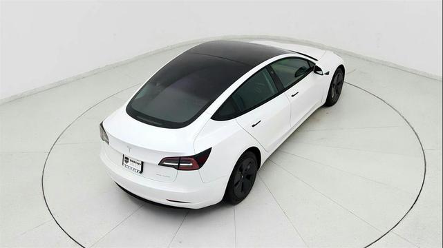 Photo of 2021 Pearl White Multi-Coat Tesla Model 3