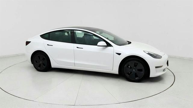 Photo of 2021 Pearl White Multi-Coat Tesla Model 3