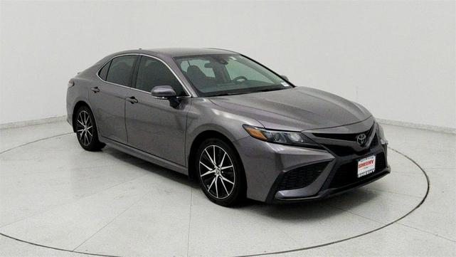 Photo of 2022 Predawn Gray Mica Toyota Camry