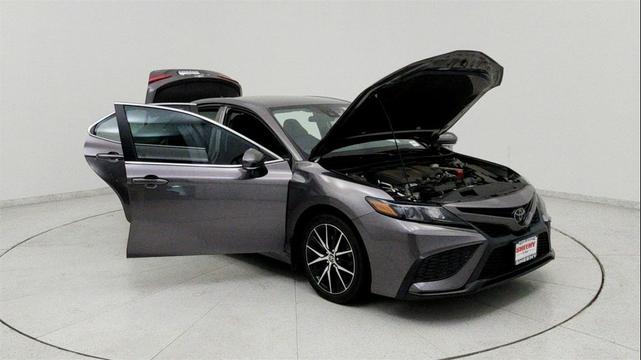 Photo of 2022 Predawn Gray Mica Toyota Camry