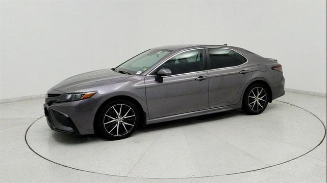 Photo of 2022 Predawn Gray Mica Toyota Camry