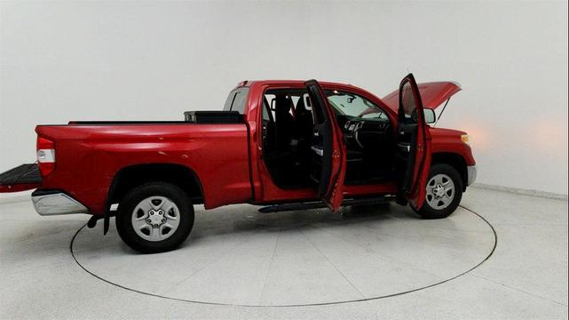 Photo of 2017 Barcelona Red Metallic Toyota Tundra
