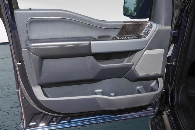 Photo of 2022 Blue Metallic Ford F-150 Lightning