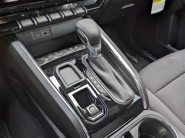 Photo of 2025 Summit White GMC Canyon