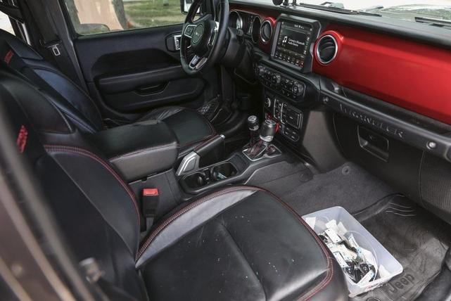 Photo of 2019 Granite Crystal Clearcoat Metallic Jeep Wrangler Unlimited