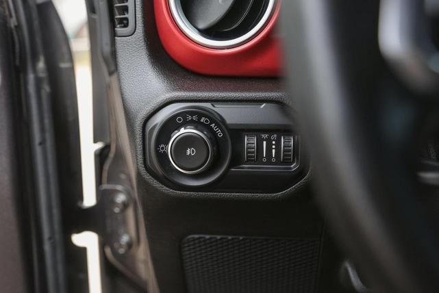 Photo of 2019 Granite Crystal Clearcoat Metallic Jeep Wrangler Unlimited
