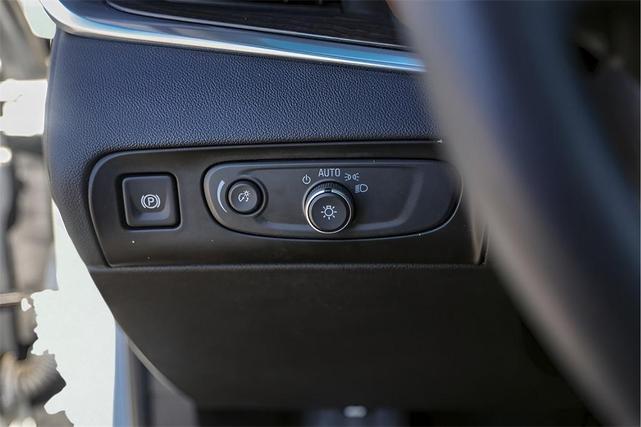 Photo of 2018 White Frost Tri-Coat Buick Enclave