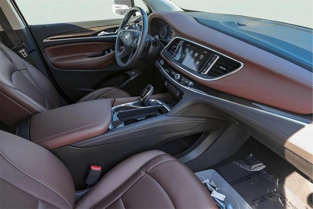 Photo of 2018 White Frost Tri-Coat Buick Enclave