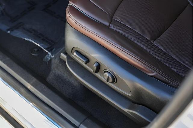 Photo of 2018 White Frost Tri-Coat Buick Enclave