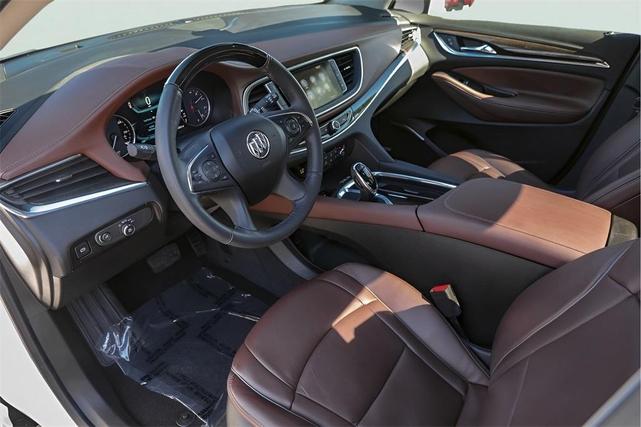 Photo of 2018 White Frost Tri-Coat Buick Enclave
