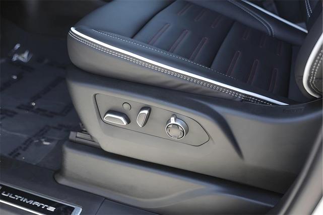 Photo of 2025 Summit White GMC Yukon XL