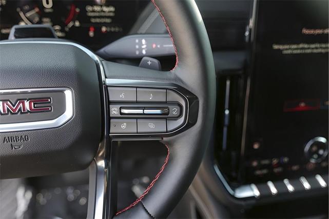Photo of 2025 Summit White GMC Yukon XL