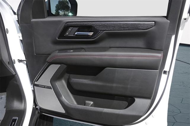 Photo of 2025 Summit White GMC Yukon XL
