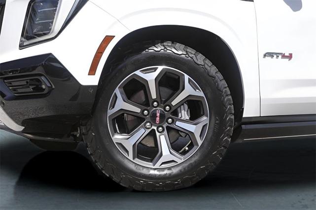 Photo of 2025 Summit White GMC Yukon XL
