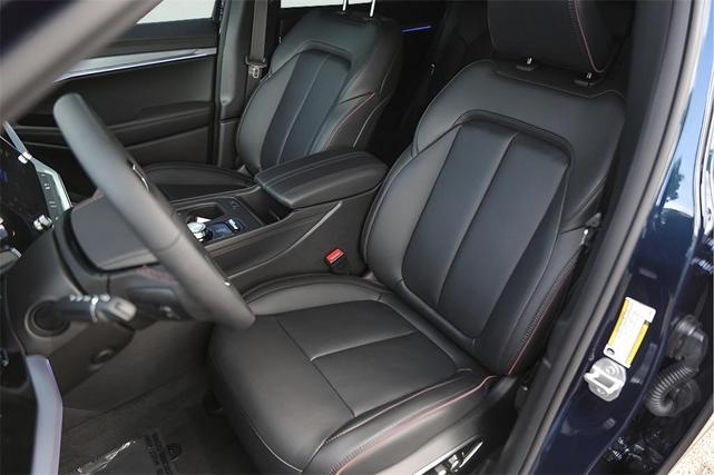 Photo of 2025 Fathom Blue Pearlcoat Jeep Wagoneer S