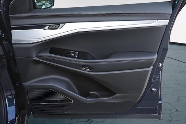 Photo of 2025 Fathom Blue Pearlcoat Jeep Wagoneer S