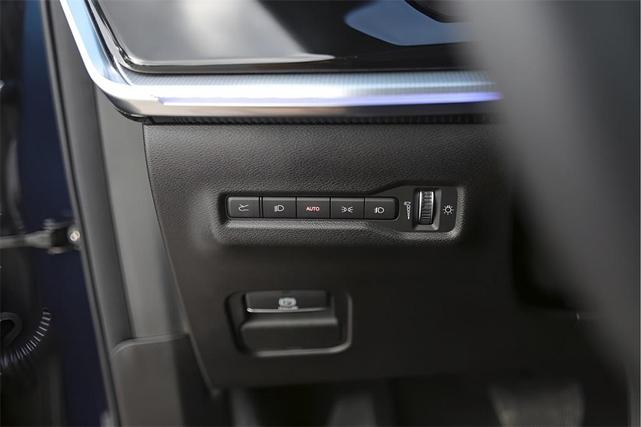 Photo of 2025 Fathom Blue Pearlcoat Jeep Wagoneer S