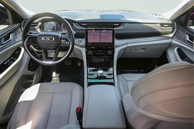 Photo of 2022 Rocky Mountain Pearlcoat Jeep Grand Cherokee L