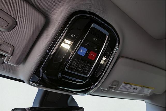 Photo of 2022 Rocky Mountain Pearlcoat Jeep Grand Cherokee L
